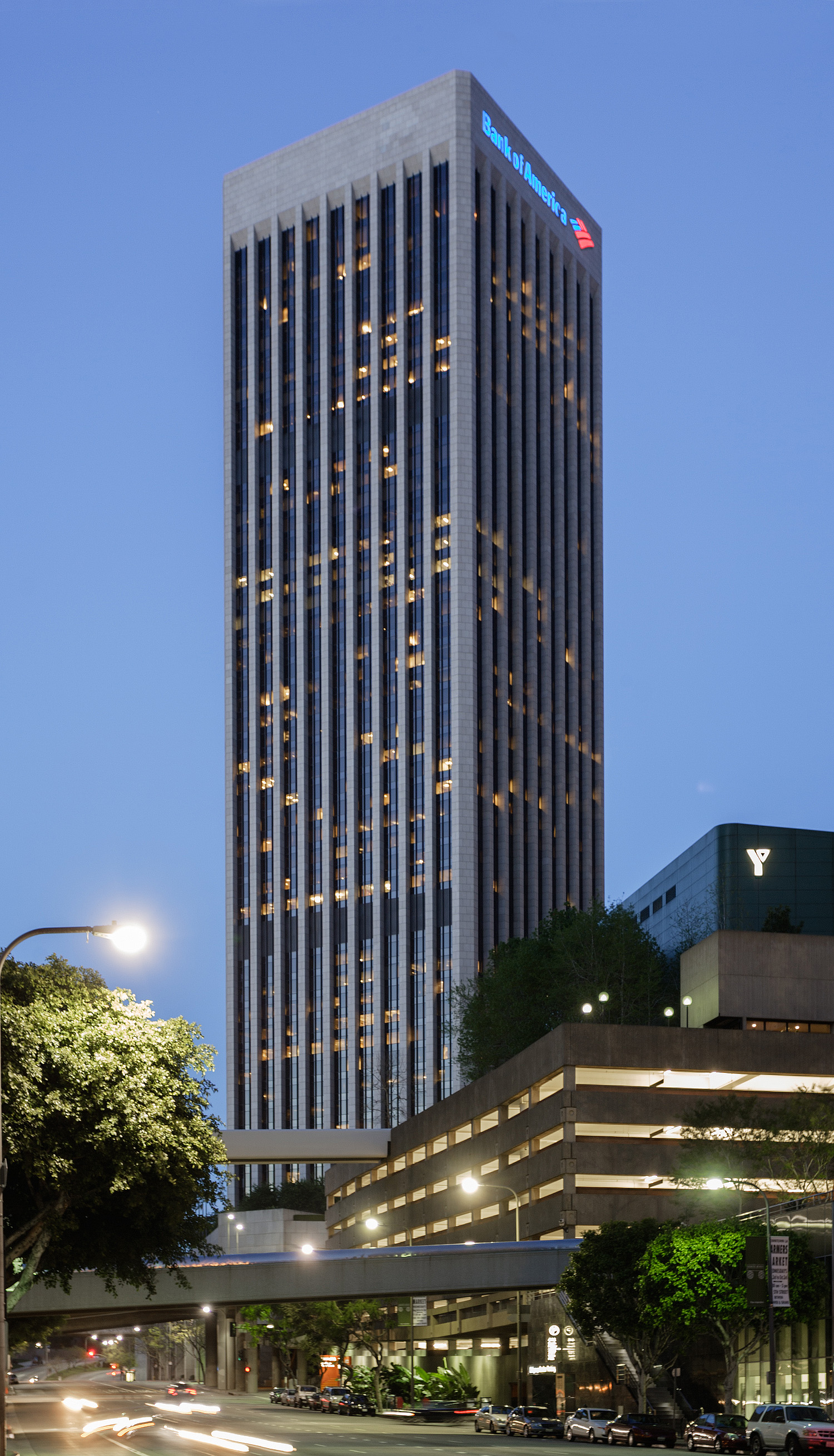 Bank of America Plaza, Los Angeles - View from the southwest. © Mathias Beinling